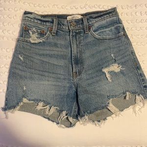Abercrombie & Fitch High Rise 4” Short